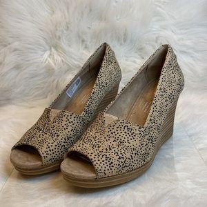 Toms cheetah print wedge